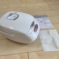  原価　約9,000円　使用数少なめ　美品 ヤマダ電機 炊飯器 マイコン式 5.5合炊き 早炊メニュー  YECM10G1 ヤマダ電機 オリジナル の画像