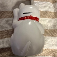 貯金箱の画像