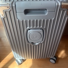 一回のみ使用　機内持ち込み可能サイズ　20L
の画像