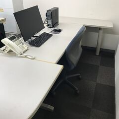 コクヨ事務用デスク差し上げます！の画像