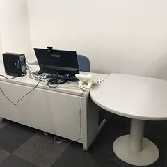 コクヨ事務用デスク差し上げます！の画像