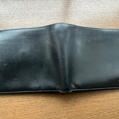 プラダ‼️メンズサイフ‼️２つ折りサイフ‼️レザー　革製の画像