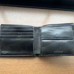 プラダ‼️メンズサイフ‼️２つ折りサイフ‼️レザー　革製の画像