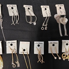 アクセサリー、ピアスなど
の画像