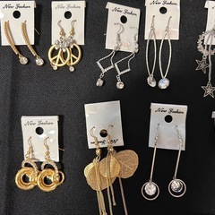 アクセサリー、ピアスなど
の画像
