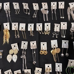 アクセサリー、ピアスなど
の画像