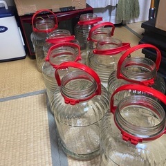 果実酒びん！大型8リットル8本中型5リットル1本計9本の画像