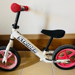 ストライダー　キックバイク　足けりバイク　自転車　二輪車　足蹴りの画像