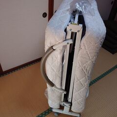 山善　電動リクライニング　折りたたみベッドの画像