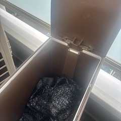 ニトリペダル付きゴミ箱の画像