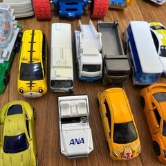 トミカ　車おもちゃまとめ売り35台の画像