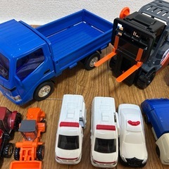 トミカ　車おもちゃまとめ売り35台の画像