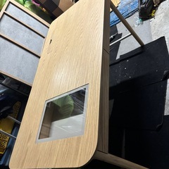 オフィスデスクの画像