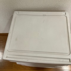 取引中　衣装ケースの画像
