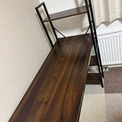 パソコンデスク　棚付きの画像
