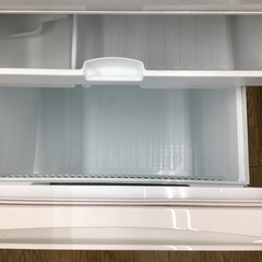 #J-19【ご来店頂ける方限定】TOSHIBAの3ドア冷凍冷蔵庫ですの画像