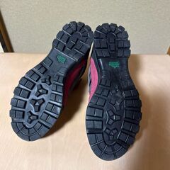 トレッキングシューズ　モンベルマウンテンクルーザー　24センチの画像