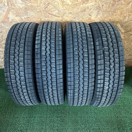 ダンロップ 195/80R15 107/105LT 23年