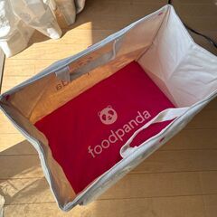 【新品未使用】折りたたみ式荷物置き　フードパンダ　FoodPandaの画像