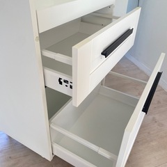 IKEA METODカスタマイズハイキャビネット（棚）延長コード付の画像