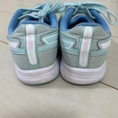 Puma 21.5cm 水色 シューズ　プーマ　靴　女の子の画像