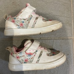16cm スニーカー　ピンクお花柄の画像