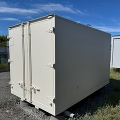 仕上げ済み！断熱材入り！スライド式横扉！バイクガレージ！使い勝手抜群！倉庫物置用 2トン保冷コンテナの画像