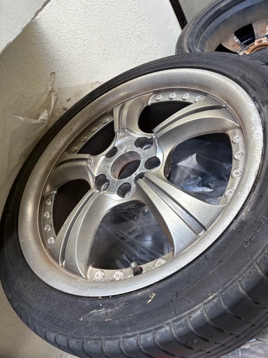 タイヤ付きホイール