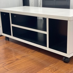 テレビボードの画像