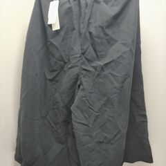 【新品未使用】レディース洋服　パーカー　紺色　L　Ｌサイズ　MLBエンゼルス ジップアップパーカー　フリースパーカー ネイビー ＋ ブラックキュロット　 黒　レディース　キュロットスカート　2点セット　251006-4Yの画像