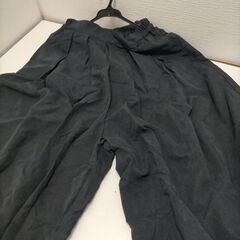 【新品未使用】レディース洋服　パーカー　紺色　L　Ｌサイズ　MLBエンゼルス ジップアップパーカー　フリースパーカー ネイビー ＋ ブラックキュロット　 黒　レディース　キュロットスカート　2点セット　251006-4Yの画像