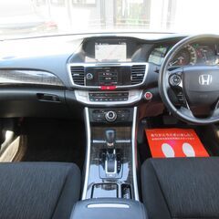 ホンダ　アコードハイブリッド　ＬＸ★1年保証★ロードサービス付　純正ナビ　地デジ　バックカメラ　Ｂｌｕｅｔｏｏｔｈ　アームレスト空気清浄機　スマートキー　クルコン　ＥＴＣ　パワーシート　ドライブレコーダー　オートライト　ＬＥＤヘッド　純正１７ＡＷの画像