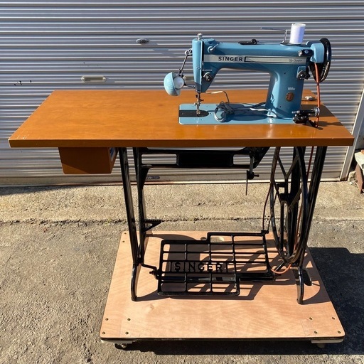 M0929708K【希少】職業用足踏みミシン SINGER シンガー 188u ブルー