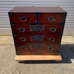M0927710K 仙台民芸箪笥 漆塗り車箪笥 昭和レトロ 和箪笥 時代箪笥 民芸箪笥 民藝家具 民芸家具  中古品 現状品の画像