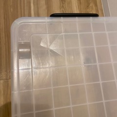【無料】衣装ケース割れありの画像