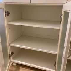 【無料】食器棚の画像