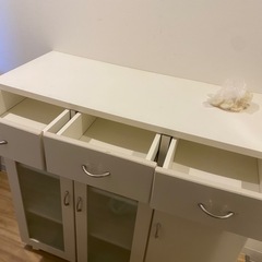 【無料】食器棚の画像