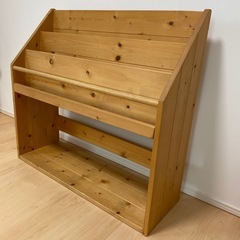 絵本棚の画像