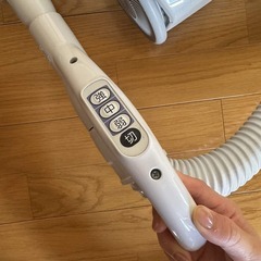 日立掃除機と未使用掃除機用紙パック3枚の画像