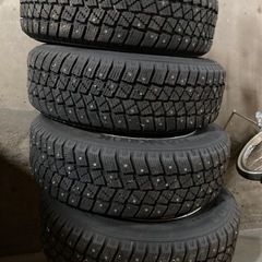 15インチ　スパイクタイヤアルミ付き195/65R15 4本セットの画像
