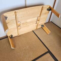 木製ローテーブルの画像