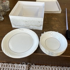 お皿の画像