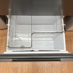 AQUA　4ドア冷蔵庫の画像