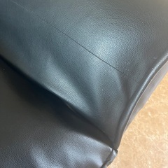 お譲り先決定しました。※早い者勝ち　本日でしたら無償で配達します　2人掛けソファ　ブラック　の画像