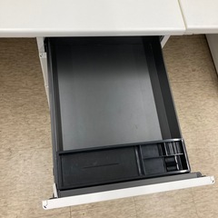 【ジモティー割引で最大15％OFF⭐️】 鍵付き オフィスデスク サイドキャビネット付きの画像