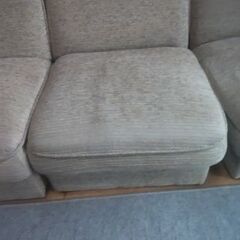 中古 一人用ソファ5つあります。の画像