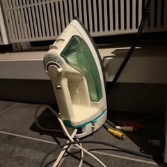 DVDプレイヤー　アイロンの画像