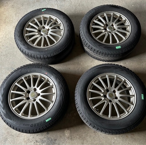 YOKOHAMAスタッドレスタイヤ アイスガードG075 状態良き。