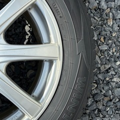 205/65R16 スタッドレスタイヤの画像