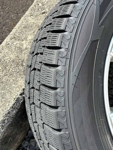 205/65R16 スタッドレスタイヤ